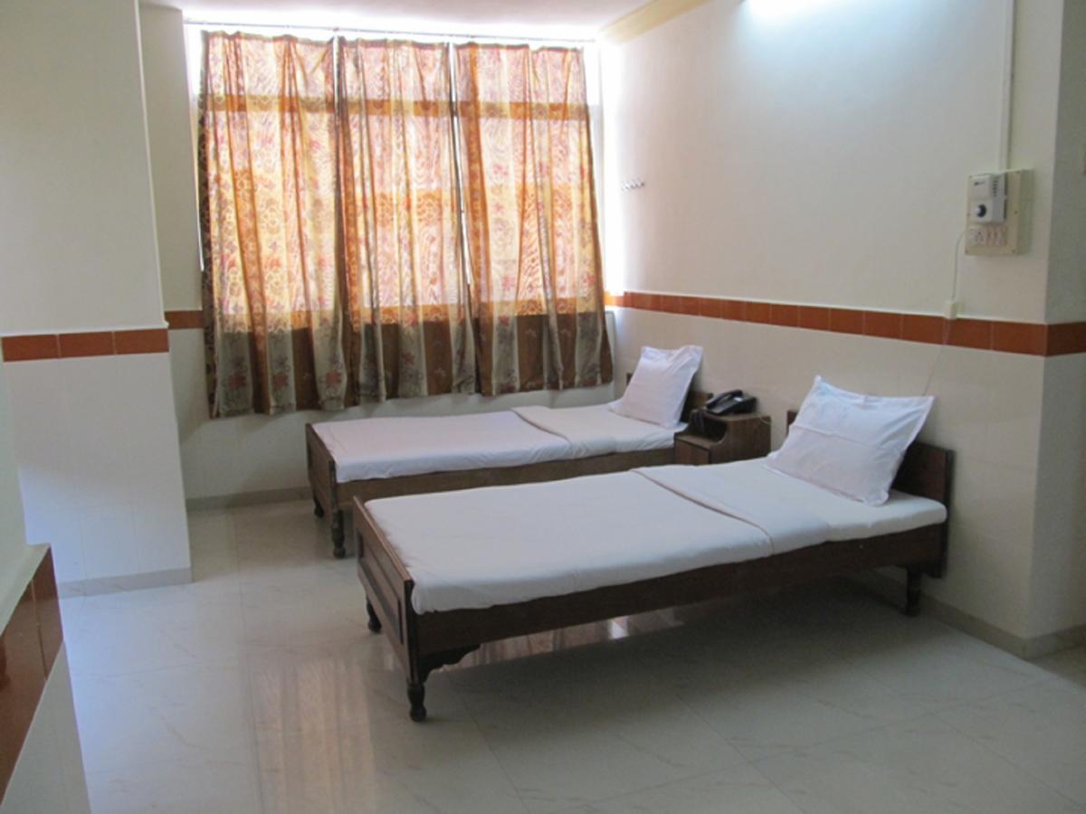 Diamond Hotel Daman Exterior foto