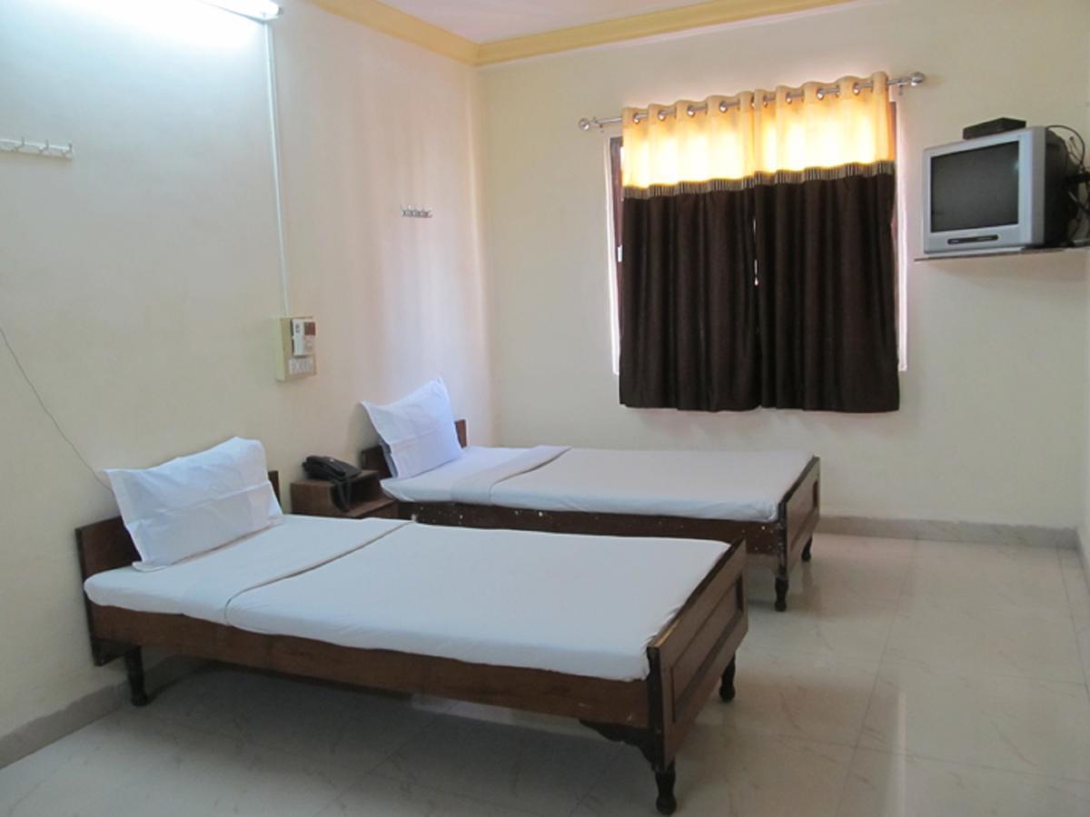 Diamond Hotel Daman Exterior foto